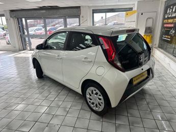 Toyota AYGO VVT-I X-PLAY X-SHIFT