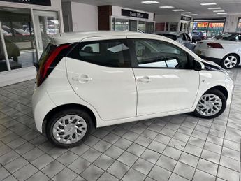 Toyota AYGO VVT-I X-PLAY X-SHIFT