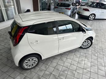 Toyota AYGO VVT-I X-PLAY X-SHIFT