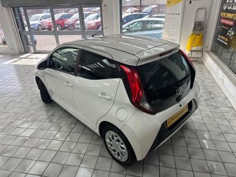 Toyota AYGO VVT-I X-PLAY X-SHIFT