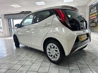 Toyota AYGO VVT-I X-PLAY X-SHIFT