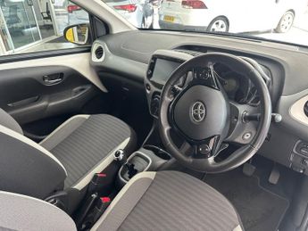 Toyota AYGO VVT-I X-PLAY X-SHIFT