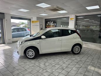 Toyota AYGO VVT-I X-PLAY X-SHIFT