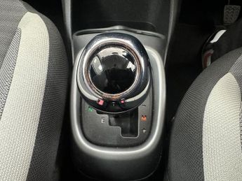 Toyota AYGO VVT-I X-PLAY X-SHIFT