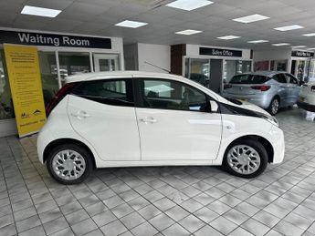 Toyota AYGO VVT-I X-PLAY X-SHIFT
