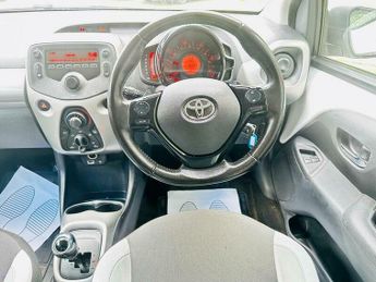 Toyota AYGO 1.0 VVT-i x-play x-shift Euro 6 5dr