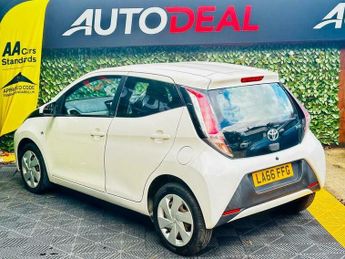 Toyota AYGO 1.0 VVT-i x-play x-shift Euro 6 5dr