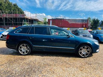 Skoda Superb 2.0 TDI Elegance Estate 5dr Diesel DSG Euro 5 (170 ps)