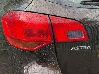Vauxhall Astra 1.6 16V Design Sports Tourer Auto Euro 5 5dr