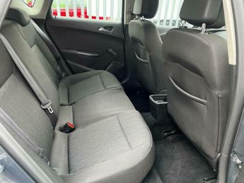 Vauxhall Astra 1.7 CDTi ecoFLEX Design Euro 5 (s/s) 5dr