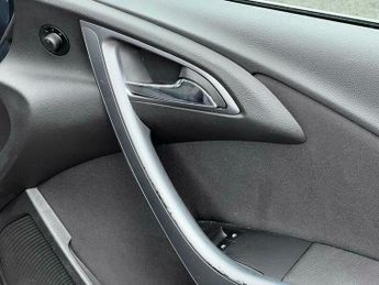 Vauxhall Astra 1.7 CDTi ecoFLEX Design Euro 5 (s/s) 5dr