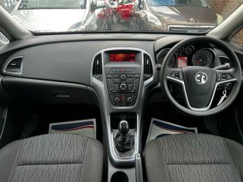 Vauxhall Astra 1.7 CDTi ecoFLEX Design Euro 5 (s/s) 5dr