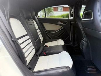 Mercedes-Benz A Class 1.6 A180 Sport Hatchback 5dr Petrol 7G-DCT Euro 6 (s/s) (122 ps)