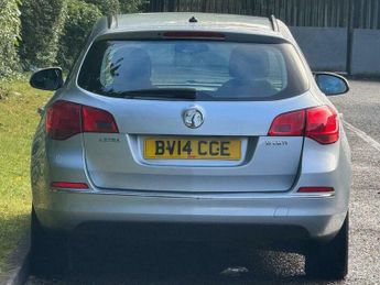 Vauxhall Astra 1.7 CDTi ecoFLEX Design Sports Tourer Euro 5 (s/s) 5dr