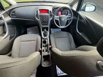 Vauxhall Astra 1.7 CDTi ecoFLEX Design Sports Tourer Euro 5 (s/s) 5dr