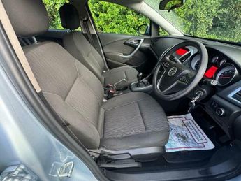 Vauxhall Astra 1.7 CDTi ecoFLEX Design Sports Tourer Euro 5 (s/s) 5dr