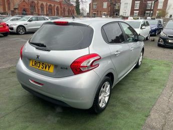 Peugeot 208 1.2 VTi Active Euro 5 5dr