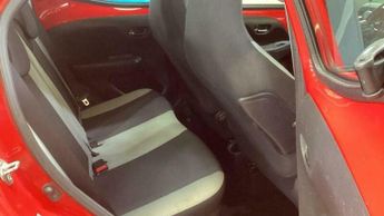 Toyota AYGO 1.0 VVT-i x-play x-shift Euro 6 5dr