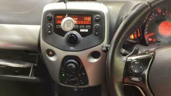 Toyota AYGO 1.0 VVT-i x-play x-shift Euro 6 5dr