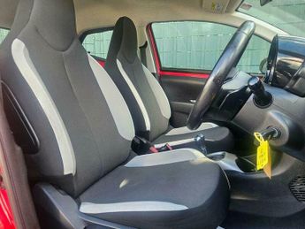 Toyota AYGO 1.0 VVT-i x-play x-shift Euro 6 5dr