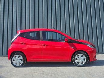 Toyota AYGO 1.0 VVT-i x-play x-shift Euro 6 5dr