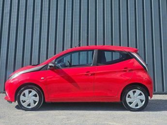 Toyota AYGO 1.0 VVT-i x-play x-shift Euro 6 5dr
