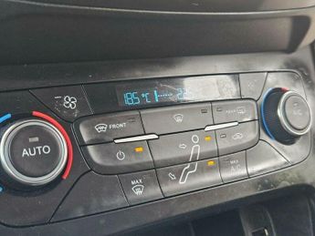 Ford Focus 1.6 Titanium Powershift Euro 6 5dr