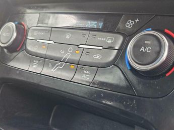Ford Focus 1.6 Titanium Powershift Euro 6 5dr