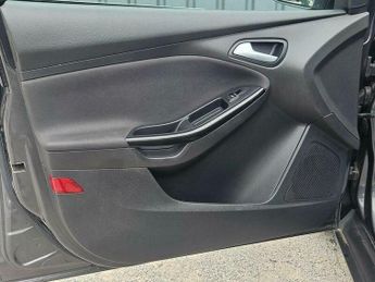 Ford Focus 1.6 Titanium Powershift Euro 6 5dr