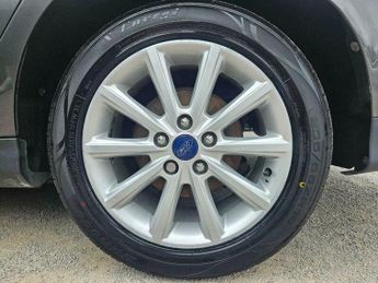 Ford Focus 1.6 Titanium Powershift Euro 6 5dr