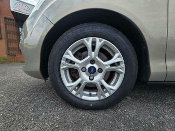 Ford B-Max 1.6 Zetec Powershift Euro 5 5dr