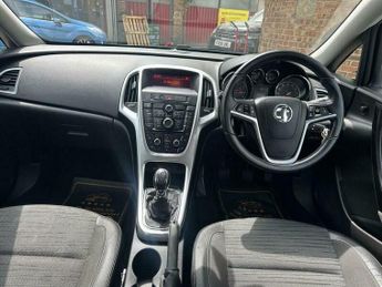 Vauxhall Astra 1.6i Excite Euro 6 5dr