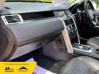 Land Rover Discovery Sport TD4 HSE BLACK