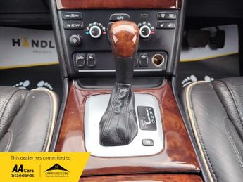 Volvo  2.4 D5 Executive SUV 5dr Diesel Geartronic 4x4 (219 g/km, 200 bh