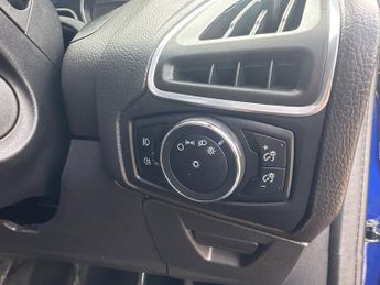 Ford Focus 1.6 TDCi Titanium X Hatchback 5dr Diesel Manual Euro 5 (s/s) (11