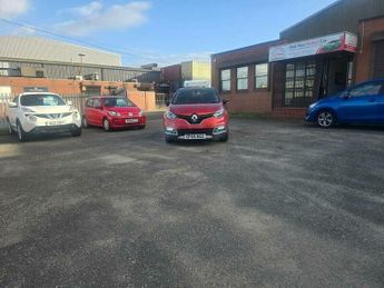 Renault Captur 1.2 TCe ENERGY Signature Nav Auto Euro 6 (s/s) 5dr