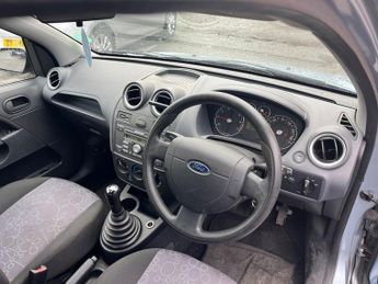 Ford Fiesta 1.25 Style Climate Hatchback 3dr Petrol Manual (142 g/km, 74 bhp