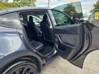 Tesla Model Y (Dual Motor) Long Range SUV 5dr Electric Auto 4WDE (384 bhp)