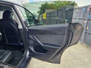 Tesla Model Y (Dual Motor) Long Range SUV 5dr Electric Auto 4WDE (384 bhp)