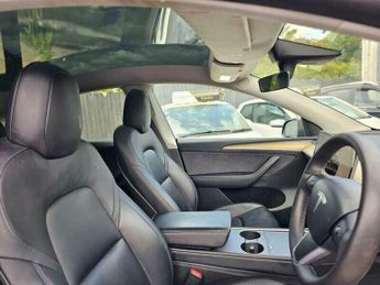 Tesla Model Y (Dual Motor) Long Range SUV 5dr Electric Auto 4WDE (384 bhp)