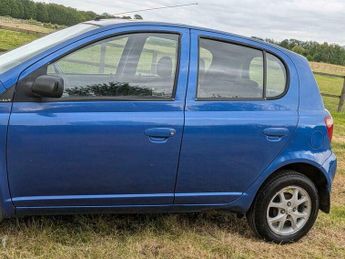 Toyota Yaris 1.3 VVT-i 16v CDX 5dr