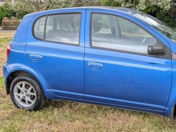 Toyota Yaris 1.3 VVT-i 16v CDX 5dr