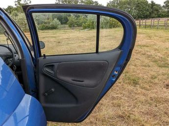 Toyota Yaris 1.3 VVT-i 16v CDX 5dr