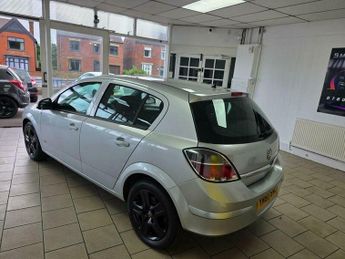 Vauxhall Astra 1.4i 16v Active 5dr