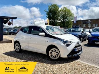 Toyota AYGO VVT-I X-PLAY X-SHIFT TSS