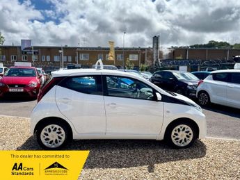 Toyota AYGO VVT-I X-PLAY X-SHIFT TSS