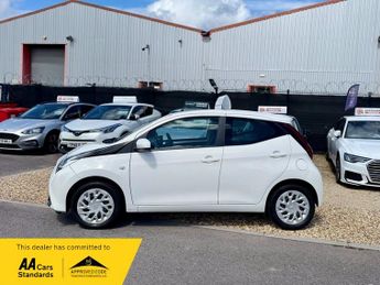 Toyota AYGO VVT-I X-PLAY X-SHIFT TSS