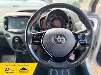 Toyota AYGO VVT-I X-PLAY X-SHIFT TSS
