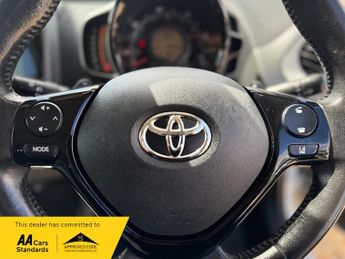 Toyota AYGO VVT-I X-PLAY X-SHIFT TSS
