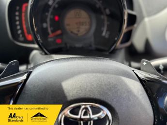 Toyota AYGO VVT-I X-PLAY X-SHIFT TSS